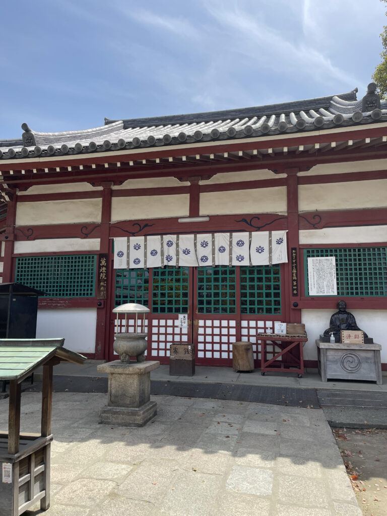 Mantoin Temple (Kamii-do Hall)